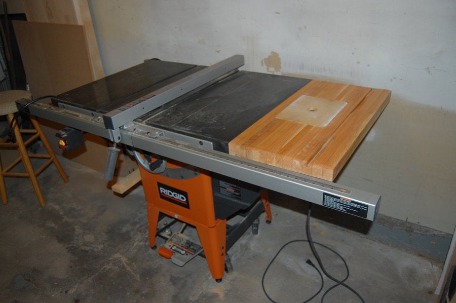 Router table for my new Ridgid r4511 by Adam woodworking community